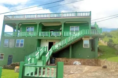 Image de Charming 3-bedroom house with WiFi and Ac in Mount Pleasant Ayrgle.