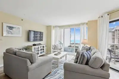 Image de 1303 Villamare - Ocean Front 3rd Floor Villa in Palmetto Dunes!