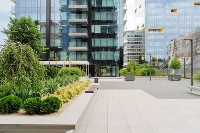 Image de Luxury Living: Spectacular Views & Modern Elegance