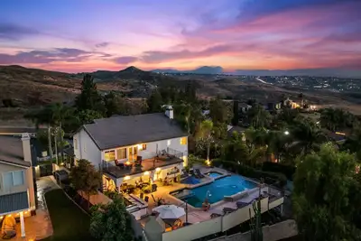 Image de ~Riverside Golden Hour Oasis~MovieTheater~Pool/Hot Tub