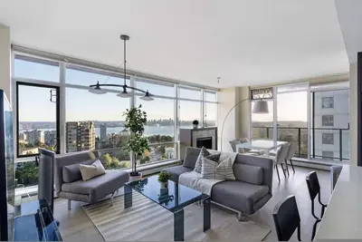 Image de Lonsdale Quay Flat in North Vancouver