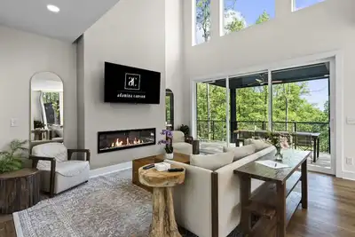 Image de Adamina Canyon- Luxurious, Brand New 5br/3bth #1