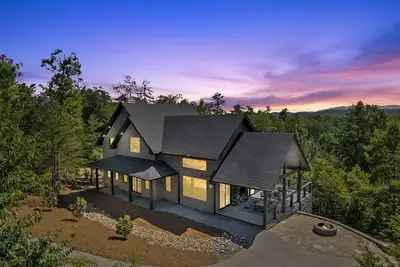 Image de Amazing Views, Indoor Pool, Basketball Hoop, Hot Tub, Pool & Poker Table