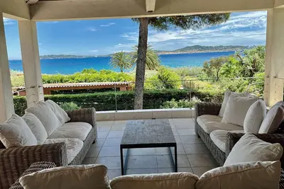 Image de Villa Proche Plage Avec Piscine, Tres Belle Vue Mer, A Louer A Sainte-Maxime