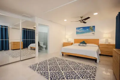 Image de Modern Luxury 2-bedroom apartment in Villa with Ocean Views and Private Patio