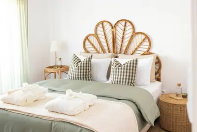 Image de 10 minutes to the beach! Cozy 1-bedroom with free WiFi & Ac