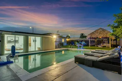 Image de Cozy Miami Private Pool House W/ Arcade Games, Bbq