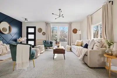 Image de Suburban Haven: Cozy Escape with a Touch of Luxury