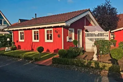 Image de Red Swedish house pet friendly!