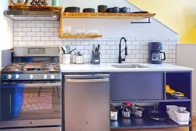 Courtyard View At The Commons - Dog Friendly