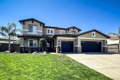 Image de Luxury Getaway with Heated Pool and Hot Tub