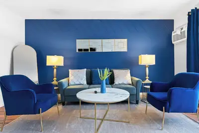 Image de Cozy Modern Townhome in Unbeatable Chesterton Location