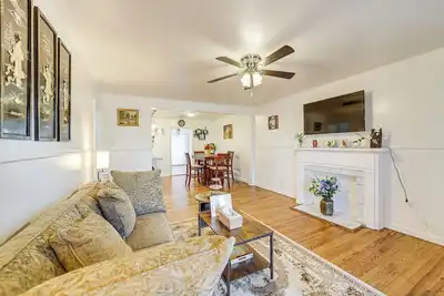 Image de < 1 Mi to University of Tulsa: Home w\/ Large Yard!