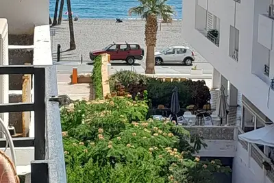 Image de Almost on the beautiful beach of La Herradura. Pets welcome!