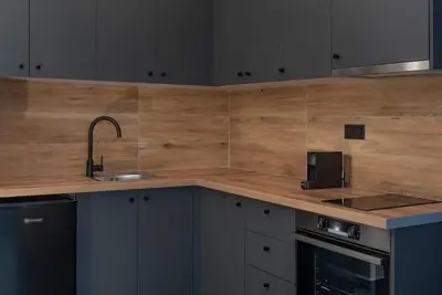 Image de Poseidon 6: Stylish 4th-Floor Escape with Comfort, Space, and Stunning Views!