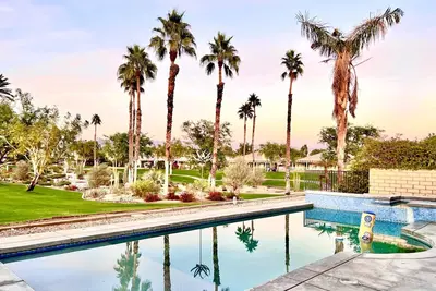 Image de Desert Paradise Enjoy Private Pool & Spa with Game-room, Gym, Bikes&Scooters