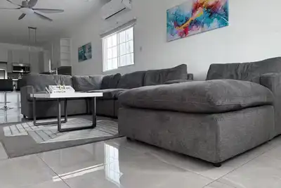 Image de Ultra Luxurious 2-bedroom house in Portmore Gated Community