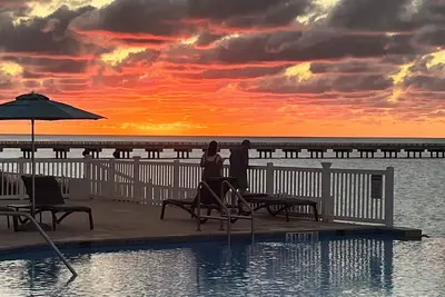 Image de Oceanview 2 bed, 2 bath, steps away from clubhouse, beach and pool.