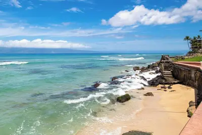 Image de Lahaina Oceanfront Unit - Sleeps 8, 3 bedrooms, with Ac. Beach Access.