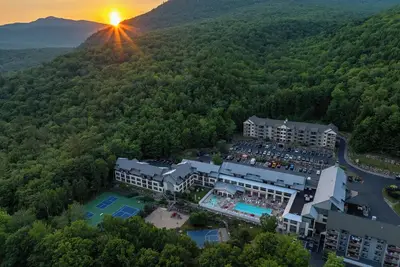 Image de New - King Bed - Full Kitchen - Mtn Views - Hot Tub- Sauna - Gym - Pool -