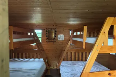 Image de Charming Wilderness Cabin w/ Community Fire Pit, Live Music, and Weekend Events