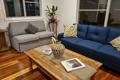 Image de 2 bedroom house Central Nagambie sleeps 5. Walking distance to lake and shops.