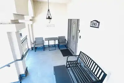 Image de Spacious 4-bedroom house with Ac, WiFi in welcoming Glendale