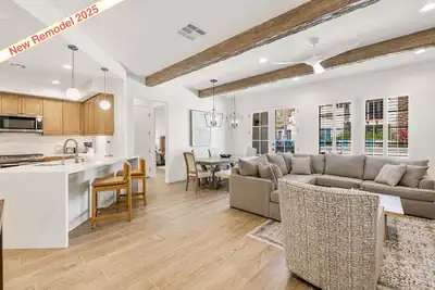 Image de (L75) Newly Renovated Single Story Townhome with Gorgeous Views, sleeps 8