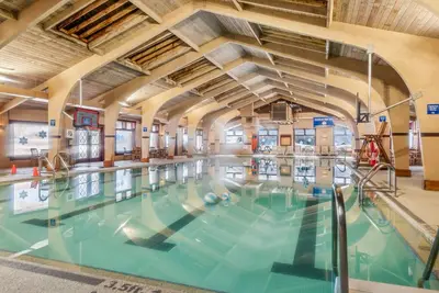 Image de ❄ The Snowballer – Ultimate Ski-In\/Ski-Out Retreat! 🎿🏔