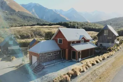 Image de Spacious Home With Great Views