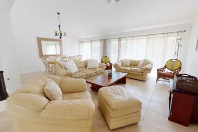 Image de Walk to the Beach in 1-minute, Spacious Coronado Village Home, Large Corner Lot