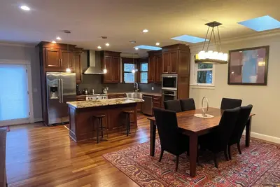 Charming 3-bedroom house in enchanting Portland with Ac, WiFi
