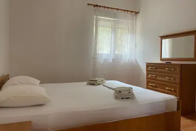 Image de Appartement de deux chambres avec la terrasse Betina, Murter (A-23716-a)