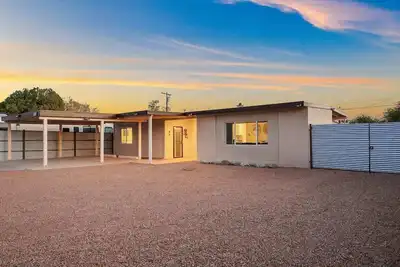 Image de 3br/2ba Cozy Home with Jacuzzi