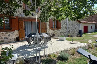 Image de Les Rives du Haut Allier : Maison de campagne au bord de la rivière Allier