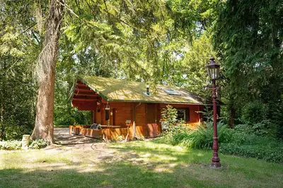 Image de Cozy nature cottage in forest with private parking