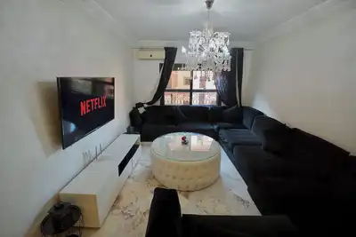 Image de Modern, Cozy & Central City Gem ~ Balcony ~ Views!