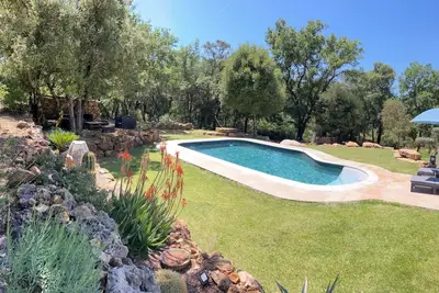 Image de Belle villa de plain-pied, piscine et jacuzzi, au calme et en pleine nature