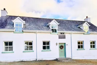 Explore Ireland from Our Restored 1933 Schoolhouse – 3-Bedroom Irish Retreat