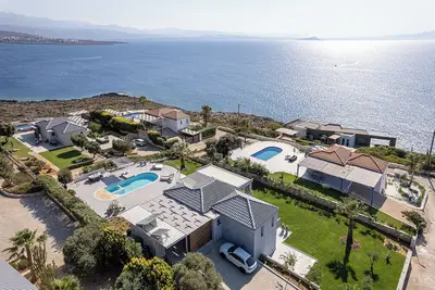 Image de Villa Anthia, a Uniquely Designed-Family Friendly 4-bedroom Villa in Tersanas.