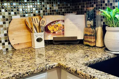 Image de Charming 1-bedroom suite in lovely Ellenwood. Located on the first floor