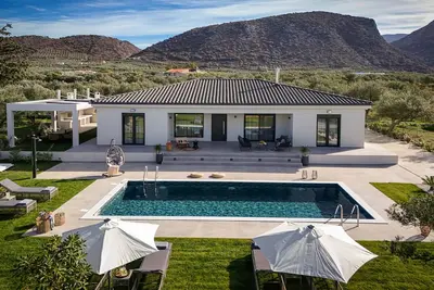 Image de Experience Villa De Lujo: a brand-new, luxurious 4-bedroom getaway.