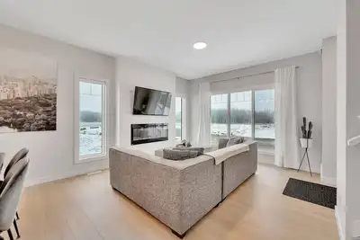 Image de Emerald -3br Home | Prime Location | Spruce Grove