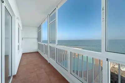 Image de Vacances 'Bajamar Seaview' avec vue sur la mer, piscine partagée et Wi-Fi