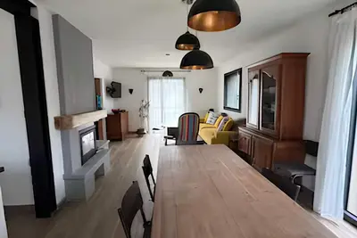 Image de Près du Touquet, villa rénovée pour un séjour détente en famille ou entre amis.