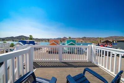 Image de Hang Up and Hang Out, at Roadrunner Resort