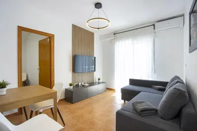 Image de Two-bedroom apartment near the sea and the beach!