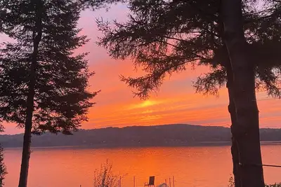 Image de Lakefront Cottage close to ski slopes in the Eastern Townships