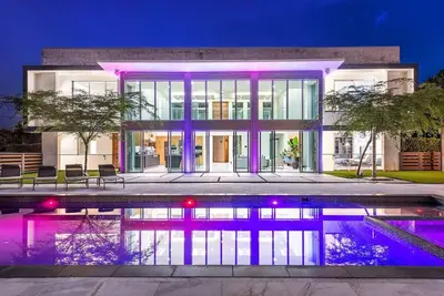 Image de Gated 9br Estate for 20 w/ Private Pool, Jacuzzi, Theater & Guest House! Pet-Friendly!