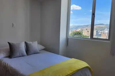 Image de Centrally located apartment with fresh leaves